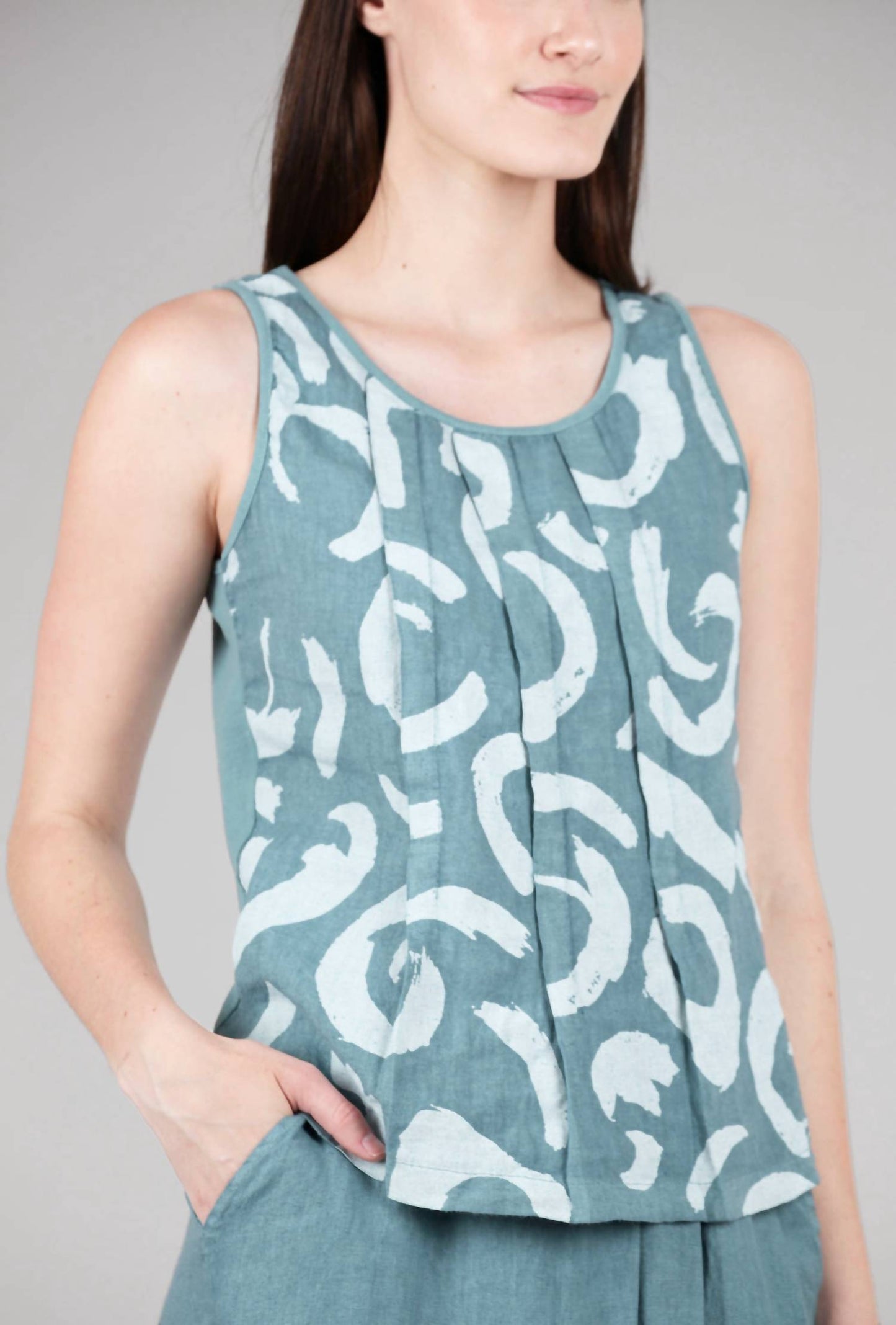 Cori Linen Print Tank In Salvia