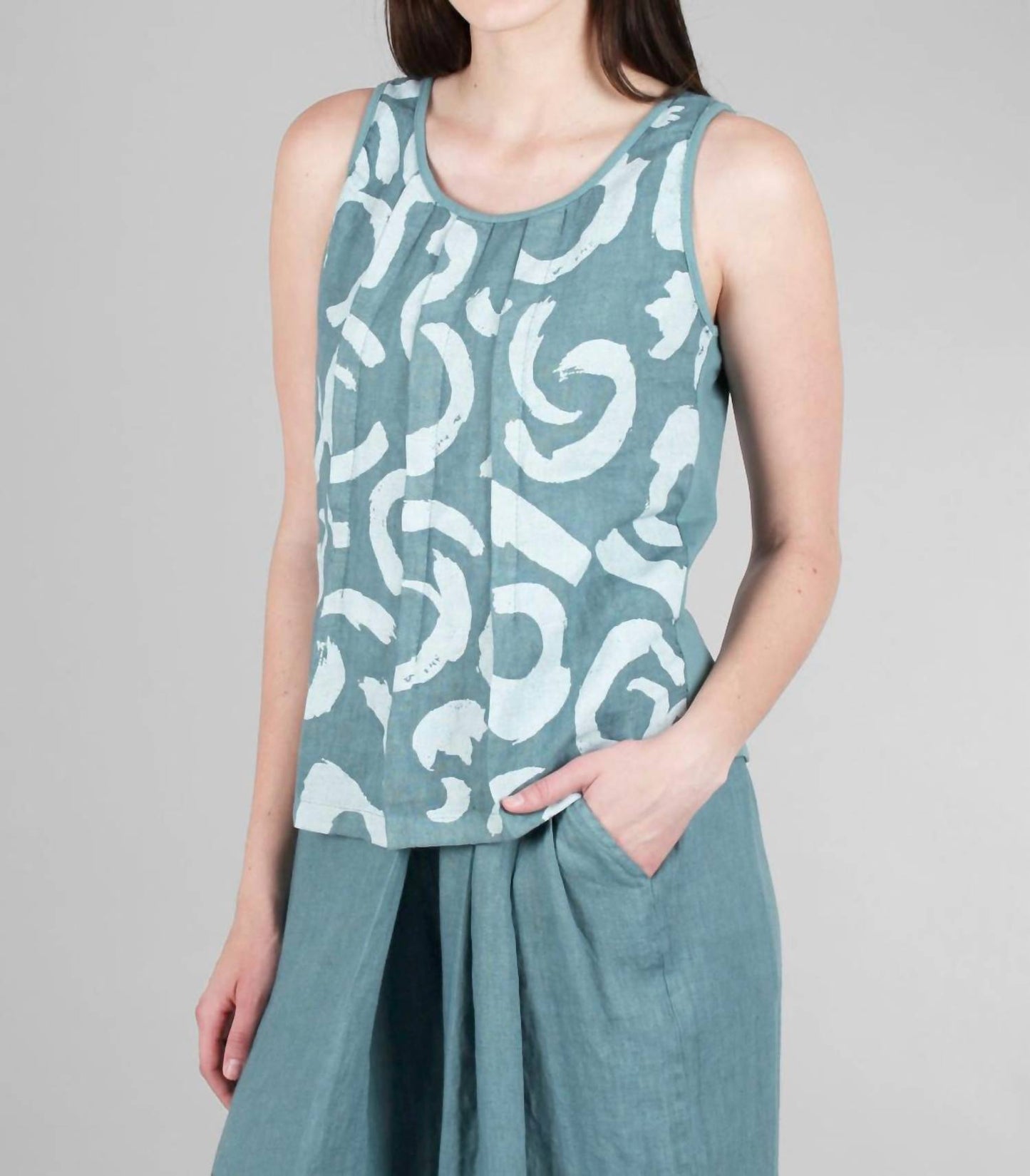 Cori Linen Print Tank In Salvia