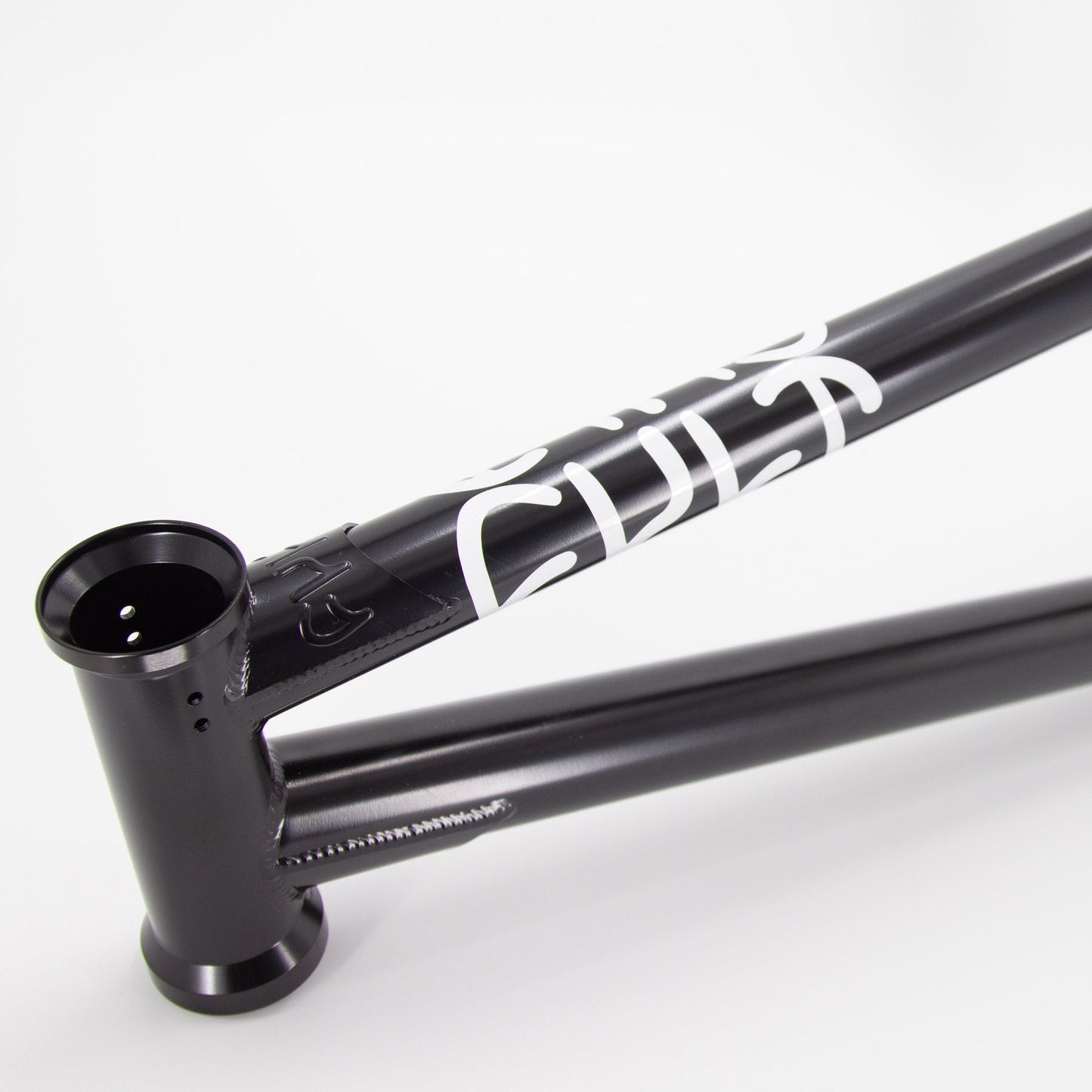 Cult Shorty IC Frame