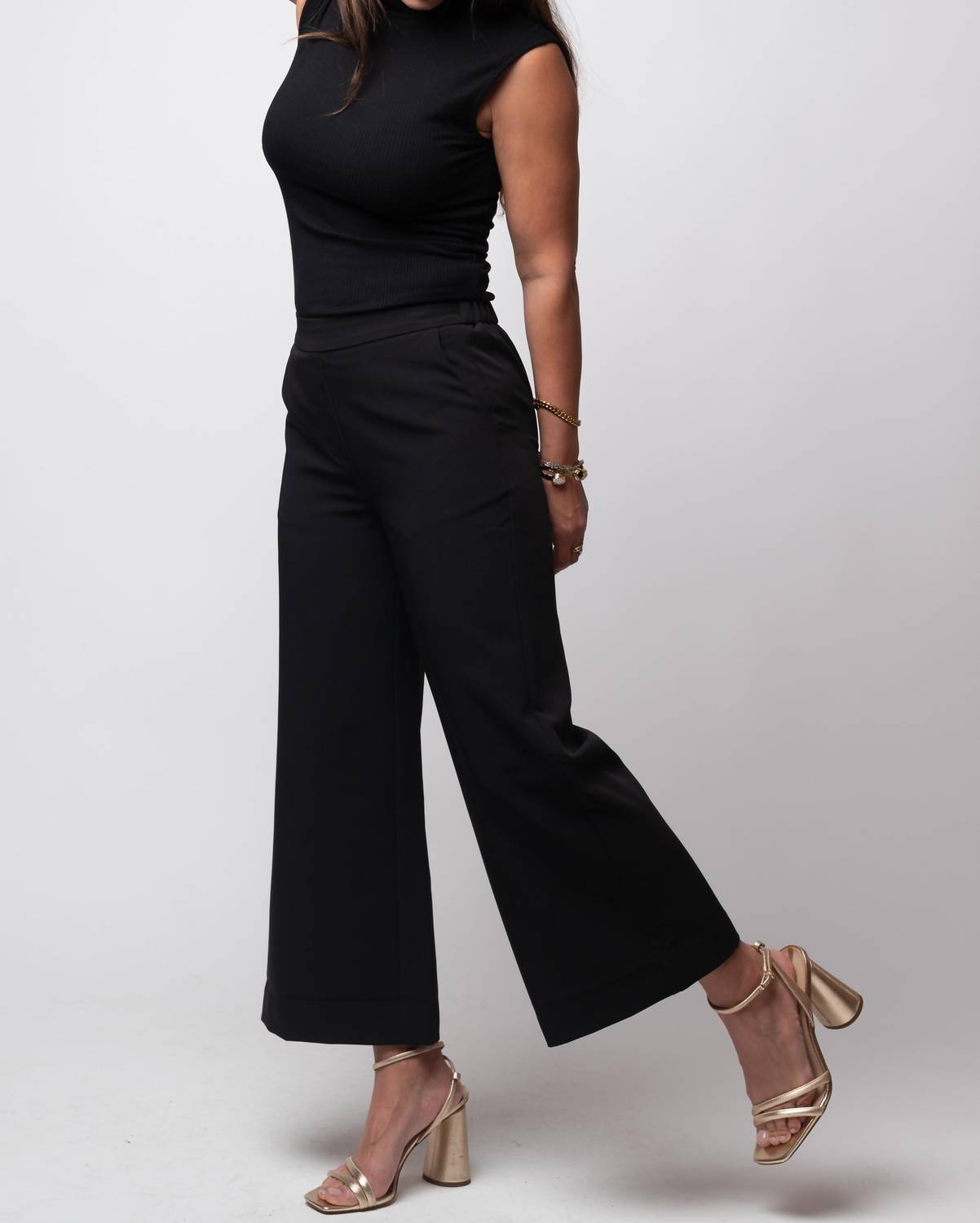 Carson Crop Pant In Black